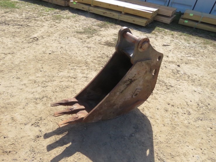 excavator-bucket-with-teeth-image-1