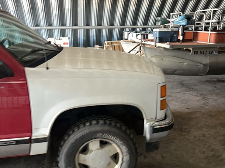 1998-chevrolet-half-ton-four-wheel-drive-pick-up,￼-showing-254,000-miles,-used-for-farm-service-pick-up,-works-great-image-10