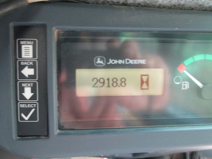 deere-323e-image-23
