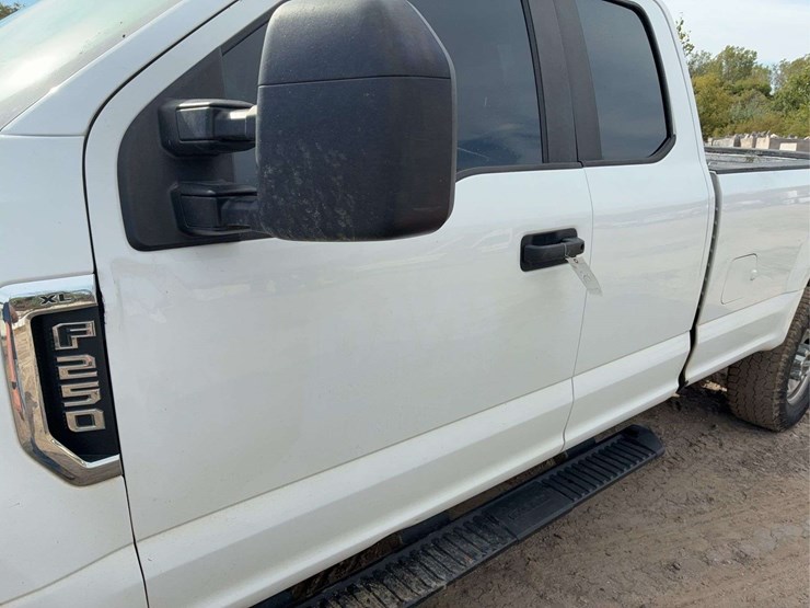 2021-ford-f250-image-9