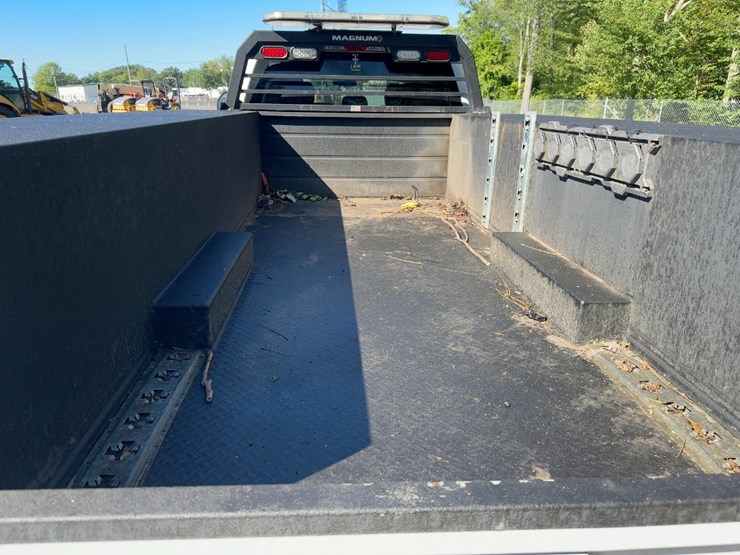 2019-ford-f550-xl-image-17