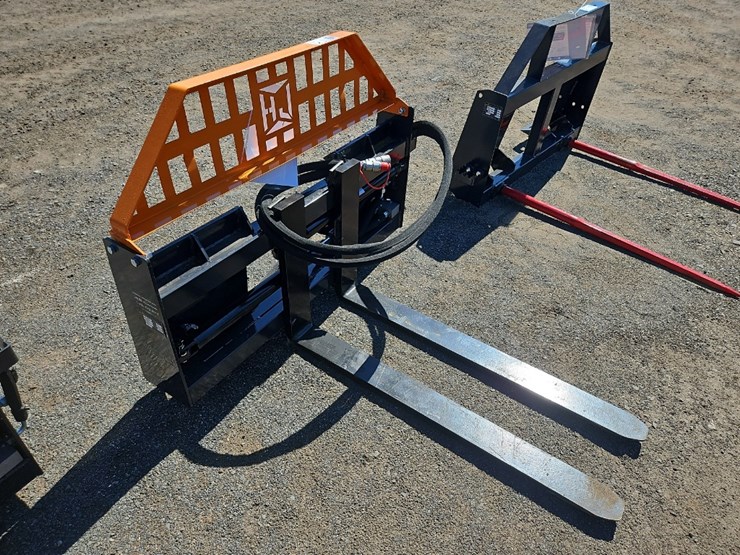 landhonor-42"-hyd-positioning-forks-image-2