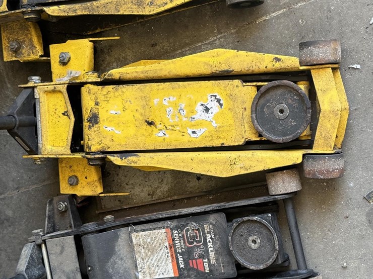 yellow-jacket-hydraulic-floor-jacks-yellow-jacket-hydraulic-floor-jacks-image-1
