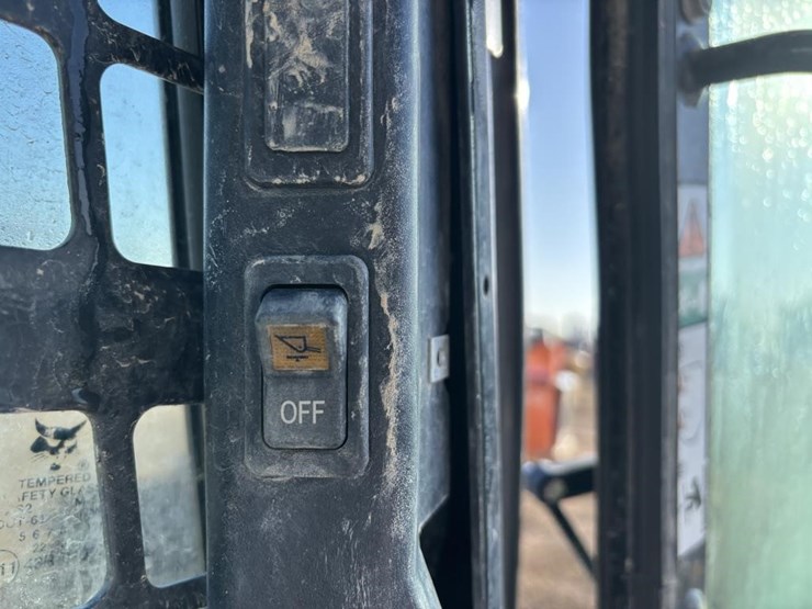 2021-bobcat-t770-image-34