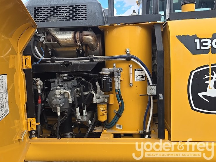 2022-deere-130g-image-46