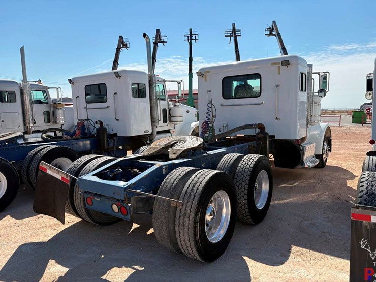 2012-peterbilt-367-image-5