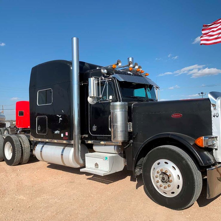 2002 PETERBILT 379