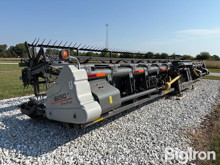 2013-gleaner-9250-image-9