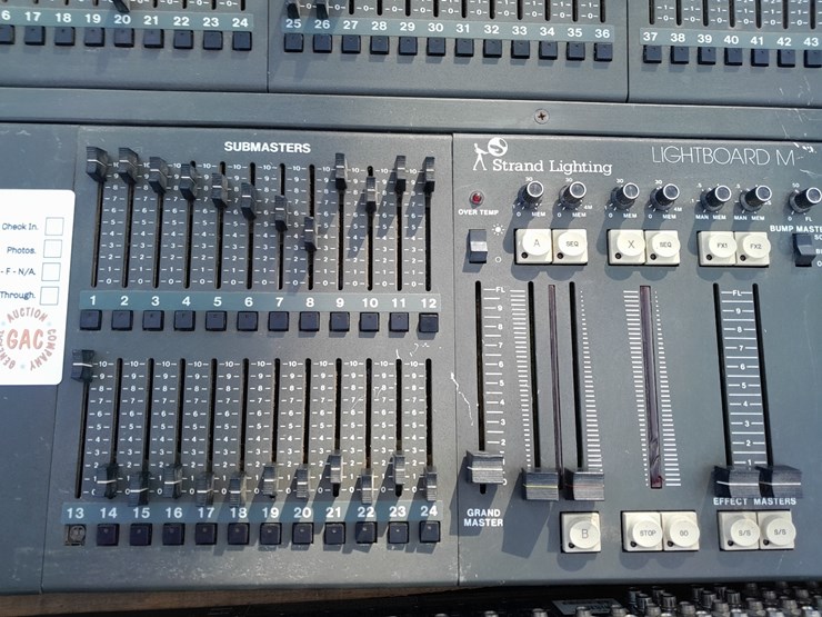 lot#-766-yamaha-mixing-console-and-sound-board-image-4