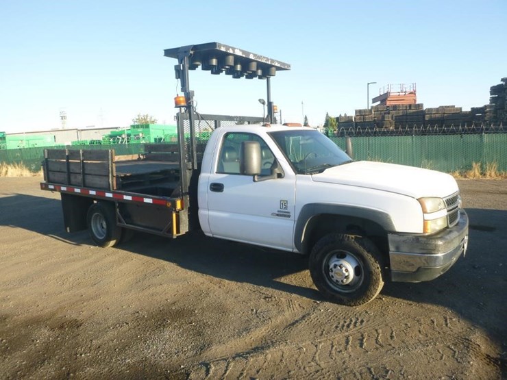 2007-chevrolet-3500-image-3