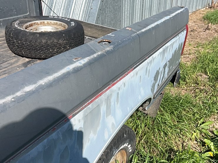 1987-ford-xlt-half-ton-lariat-four-wheel-drive-pick-up,-six-cylinder-gas,-lockouts,-believed-to-run,-didn’t-try-starting-it-image-13