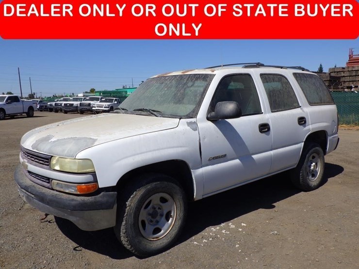 2002-chevrolet-tahoe-image-1