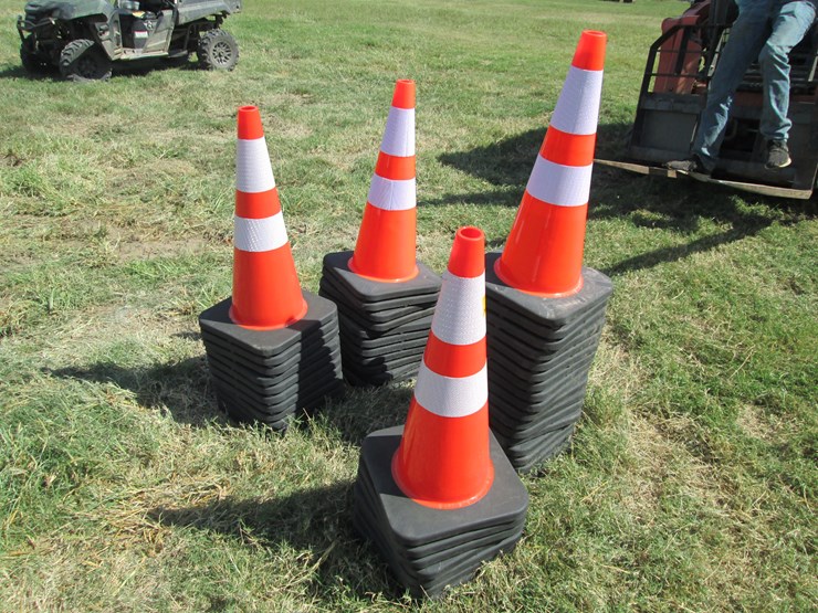 #29336-•-lot-of-(50)-unused-traffic-cones-image-2