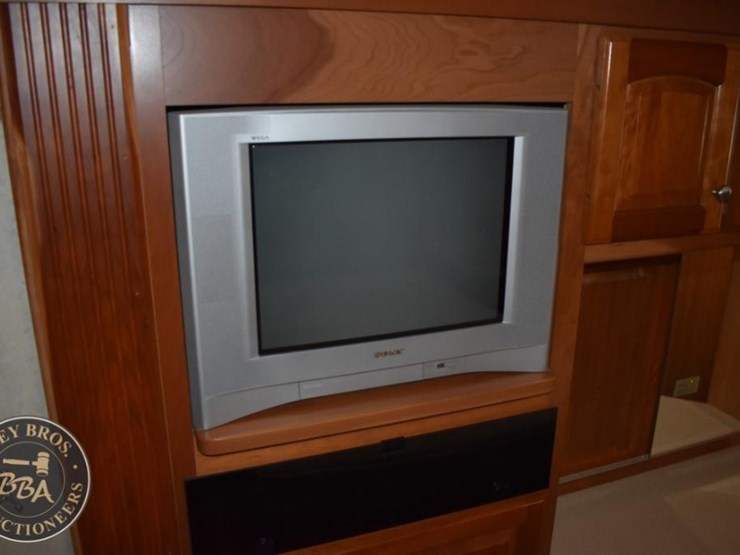 2006-thor-motor-coach-mandalay-40e-38083-image-93