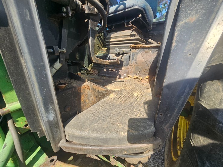 john-deere-3040-image-51
