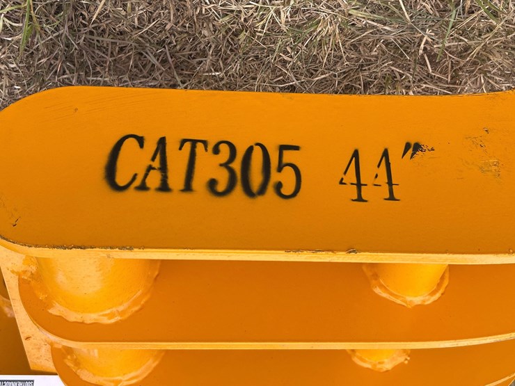 caterpillar-305-image-4