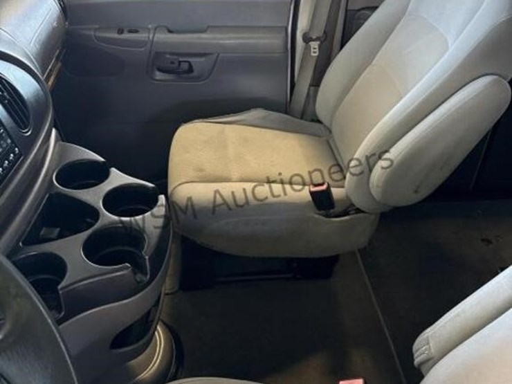 2008-ford-e350-image-24