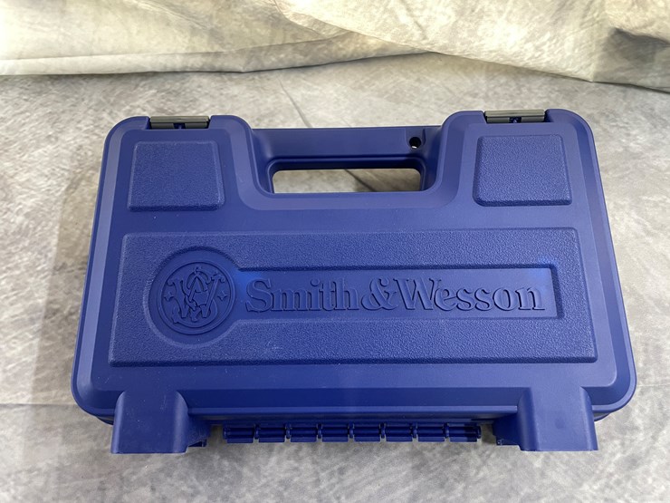 #4034-•-smith-&-wesson-model-19,-sn:-eet8002-image-13