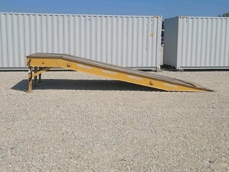 portable-loading-ramp-38068-image-2