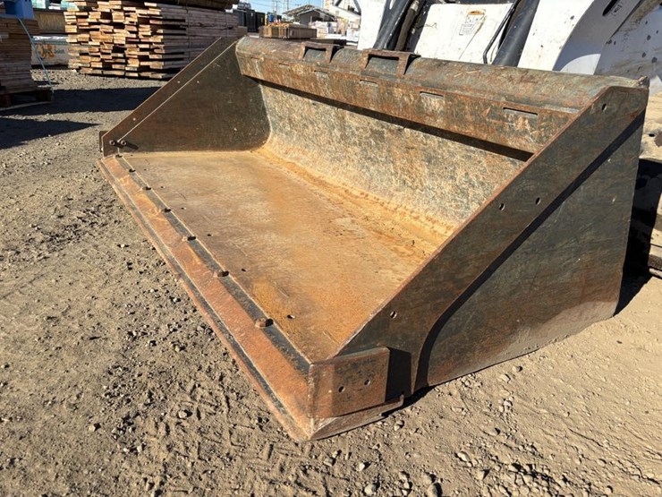2022-bobcat-t740-image-9