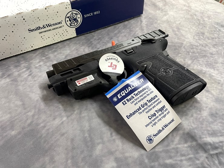 #4019-•-smith-&-wesson-equalizer-with-laser,-sn:-ekf7367-image-2
