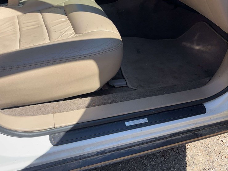 2000-lincoln-town-car-sedan-image-28