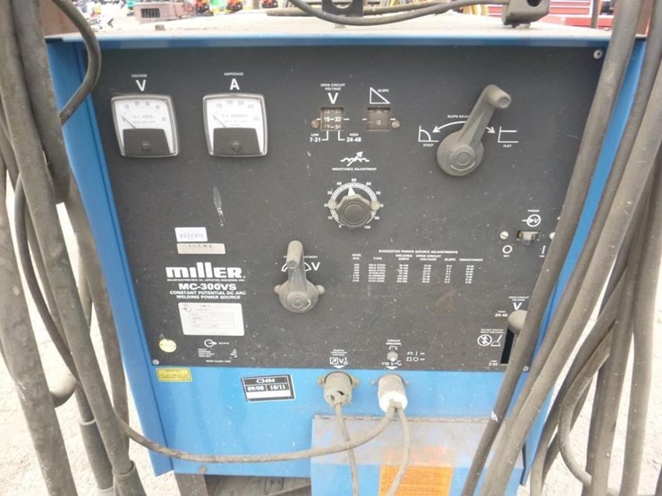 miller-mc-300-vs-welder-power-source-image-5