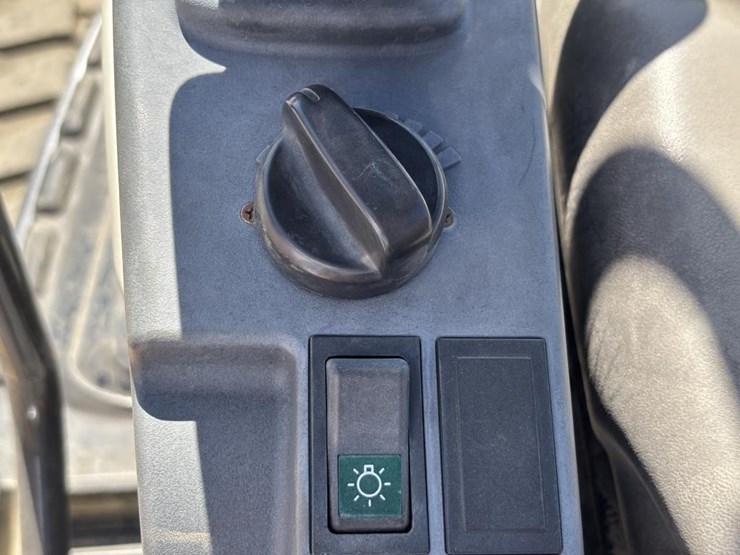 2019-case-cx37c-image-37