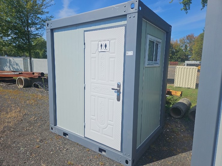 portable-restroom-image-1