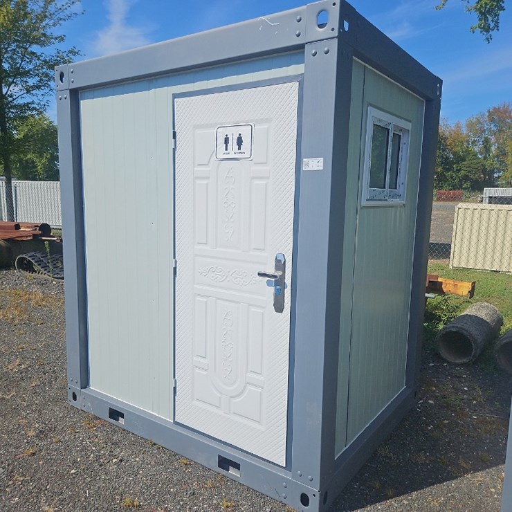 PORTABLE RESTROOM