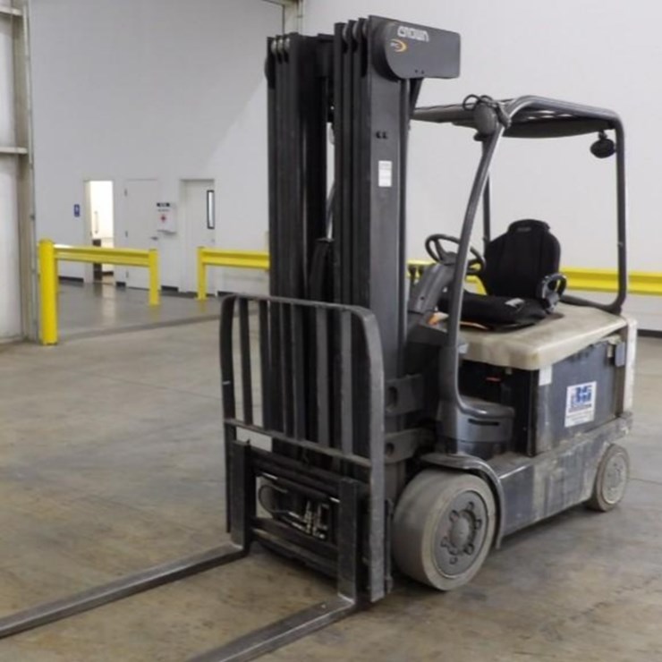 2015 Crown 4500 5000LB Electric Warehouse Forklift