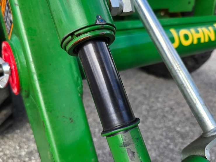 john-deere-4044r-image-36