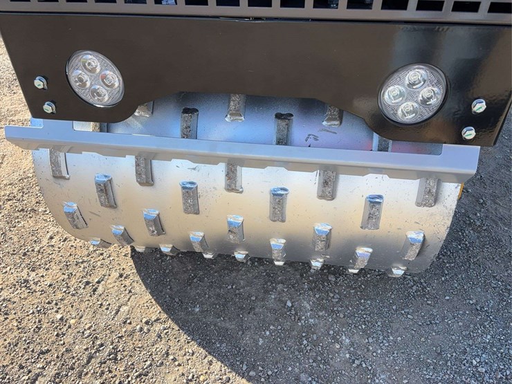 1-ton-vibratory-padfoot-roller-image-6