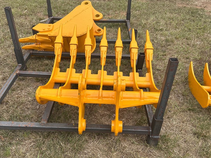 caterpillar-305-image-2