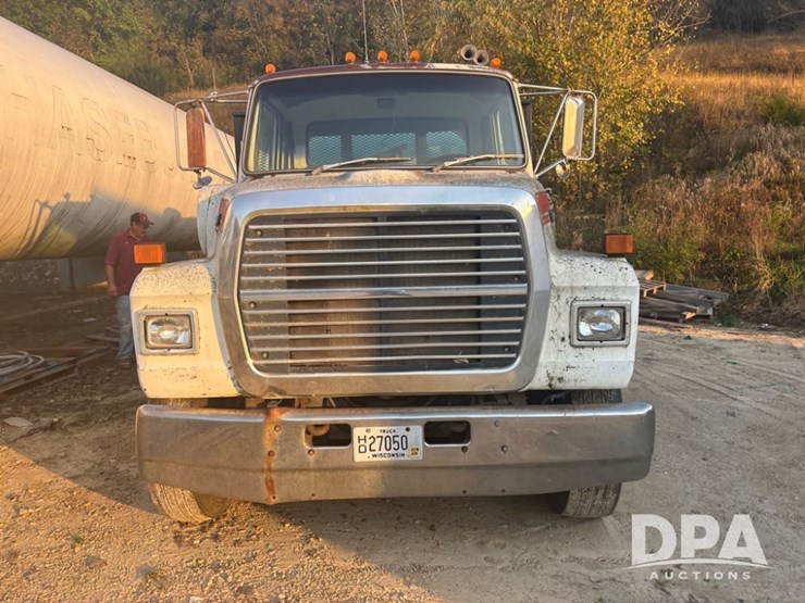 ford-l8000-image-11