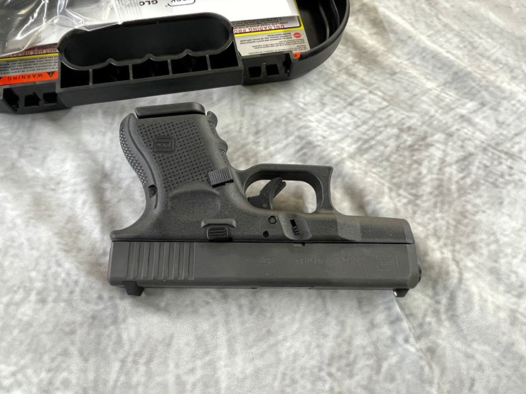 #4026-•-glock-33-gen-4,-sn:-cfuu180-image-6