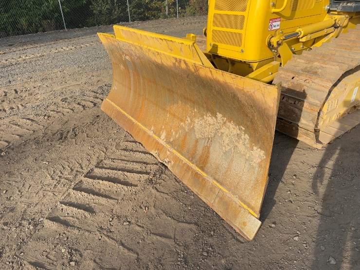 2023-komatsu-d39ex-24-image-9