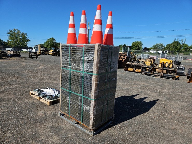 (250)-28"-traffic-cones-image-2