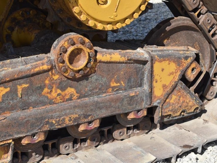 2020-caterpillar-d6n-lgp-image-92
