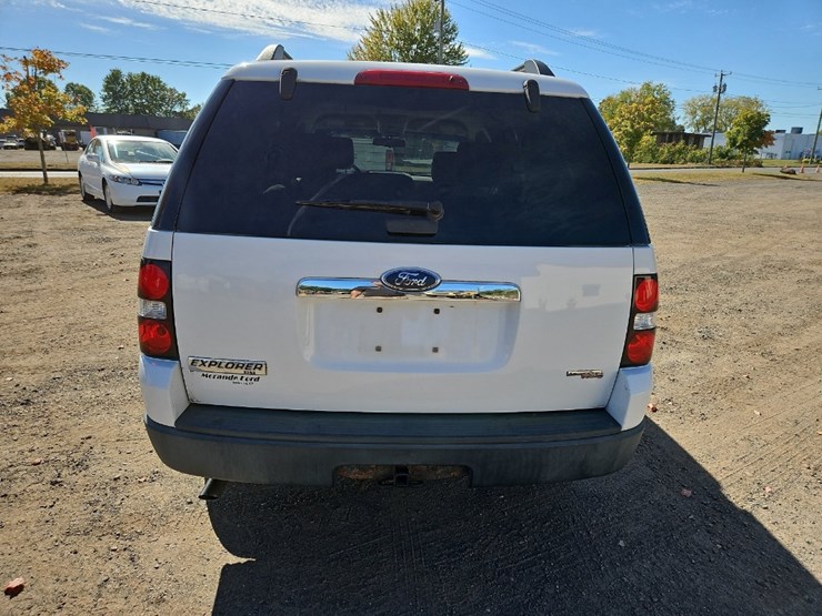 2007-ford-explorer-xlt-image-4