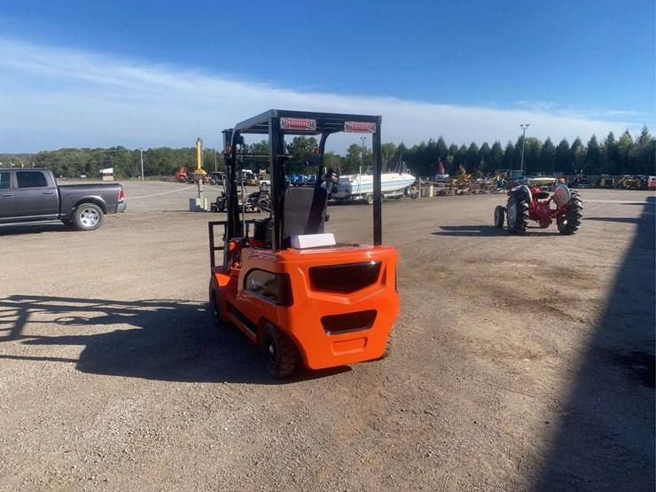 2-ton-electric-forklift-image-6