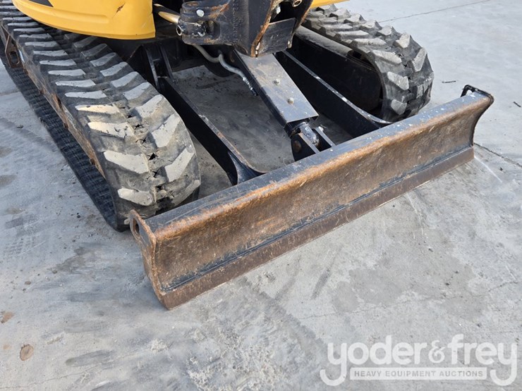 2022-deere-26g-image-13