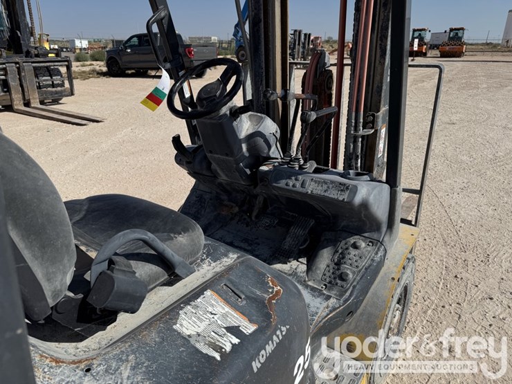 2018-komatsu-fg25t-16-image-16