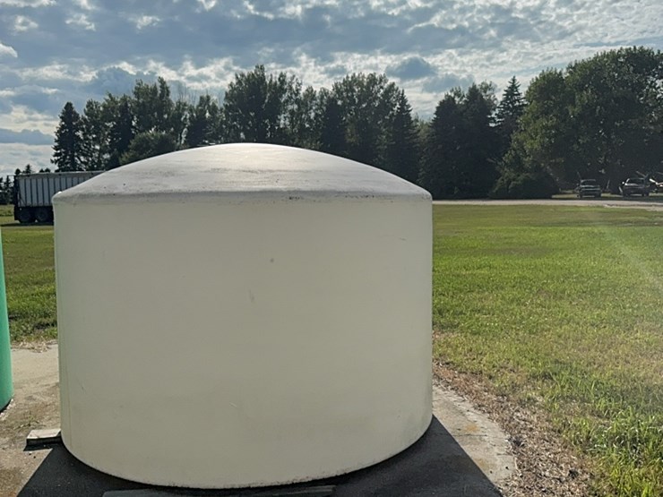 1500-gallon-poly-tank-image-4
