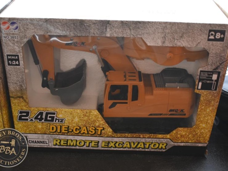 future-remote-control-excavator-toy,-no.-3853,-1:24-scale,-2.4-ghz,-6-channel-image-1