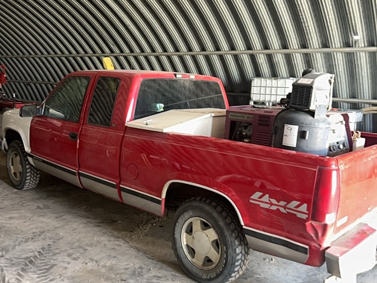 1998-chevrolet-half-ton-four-wheel-drive-pick-up,￼-showing-254,000-miles,-used-for-farm-service-pick-up,-works-great-image-28
