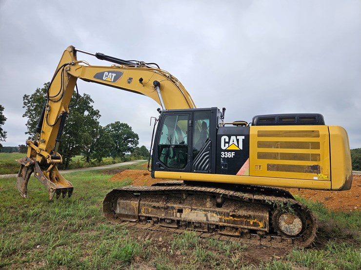 2017-caterpillar-336f-image-11