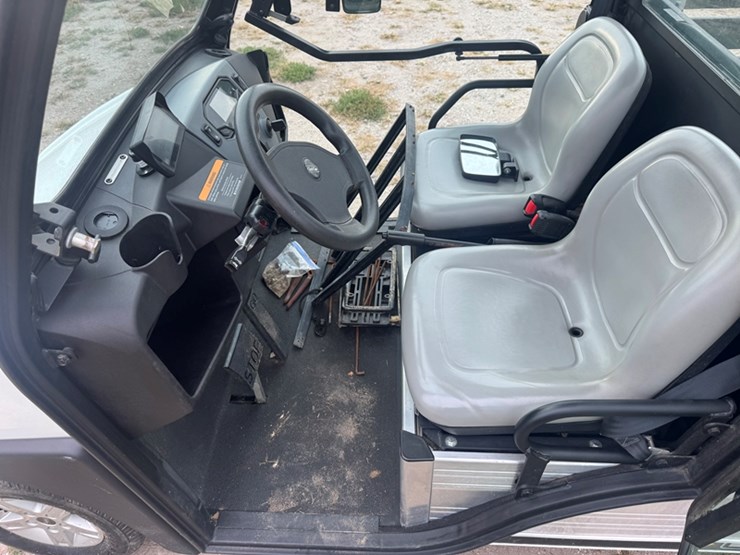 club-car-carry-all-710-electric-golf-cart-cab,-electric-dump-203hrs-showing-and-2033-miles-image-6