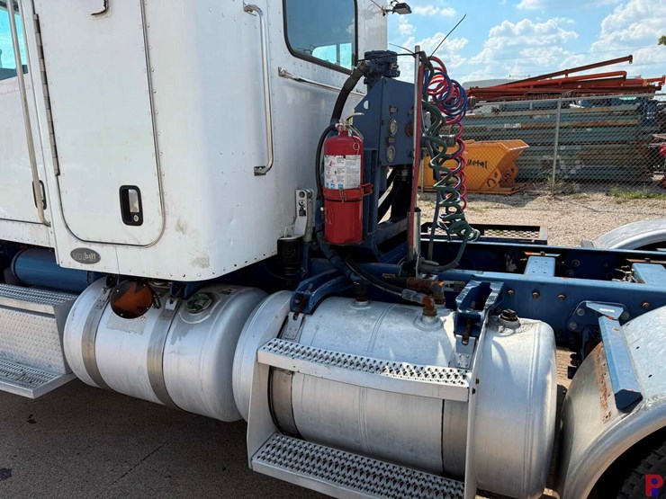 2006-peterbilt-378-image-7
