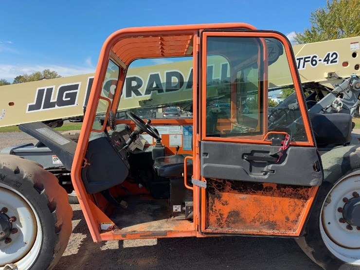 2004-jlg-tf6-42-image-17